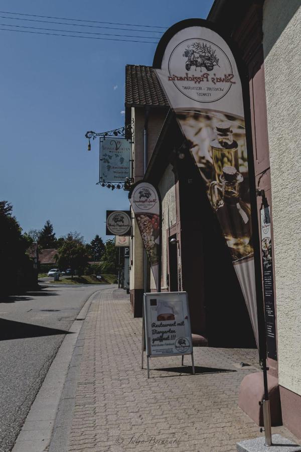 Weingut Und Gastehaus Vongerichten Oberhausen  Esterno foto